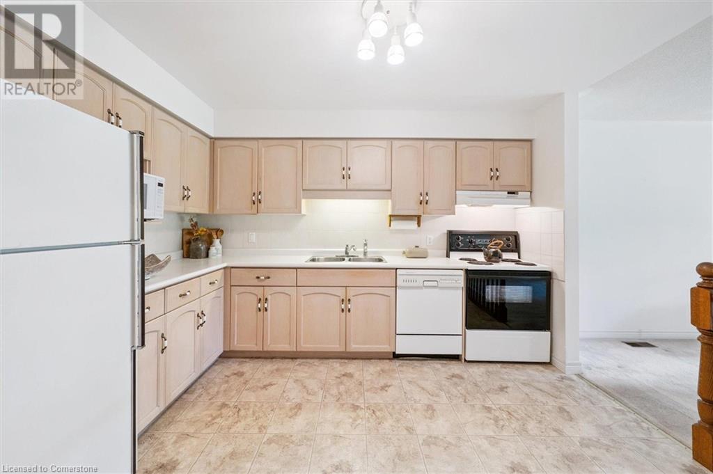 Property at 3 GARDENVIEW Court image 4