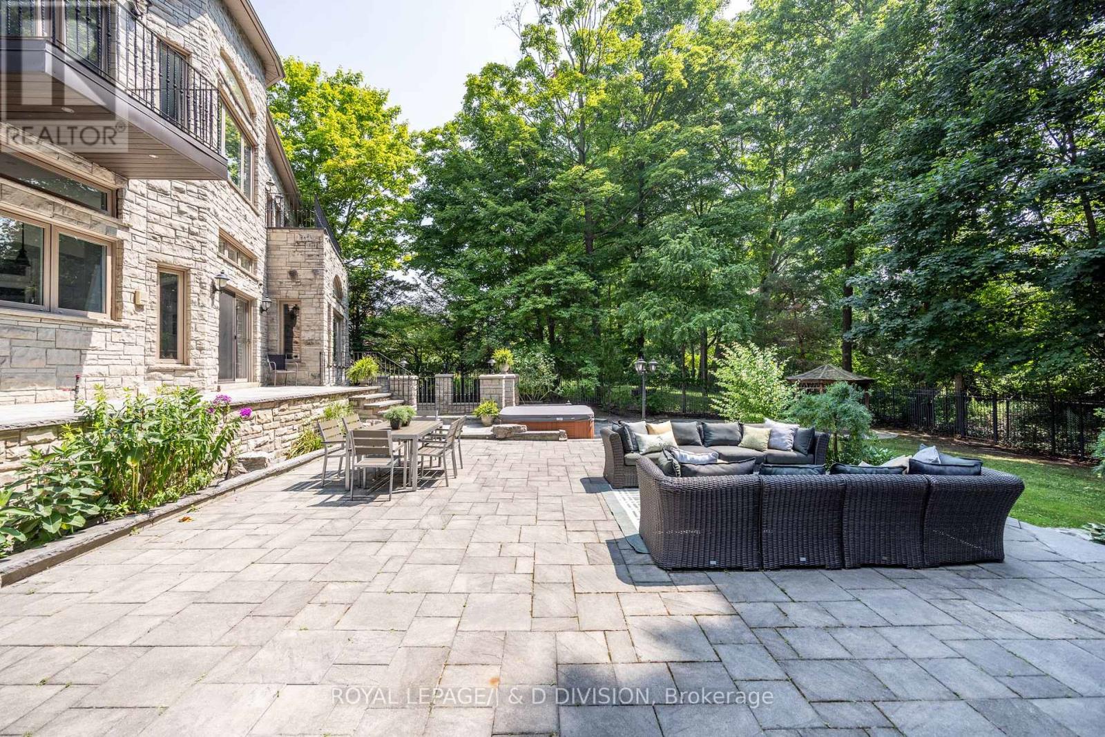 1 Knightswood Road, Toronto, Ontario  M4N 2G9 - Photo 49 - C12300825