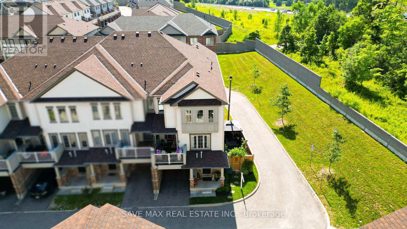 Property at 46 - 420 LINDEN DRIVE W image 3