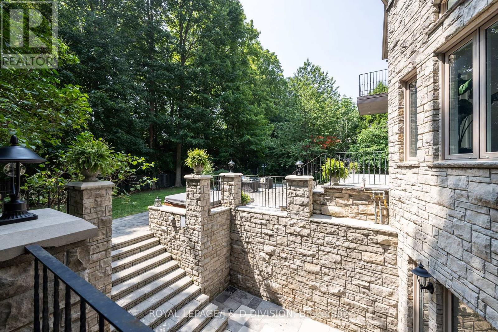 1 Knightswood Road, Toronto, Ontario  M4N 2G9 - Photo 47 - C12300825