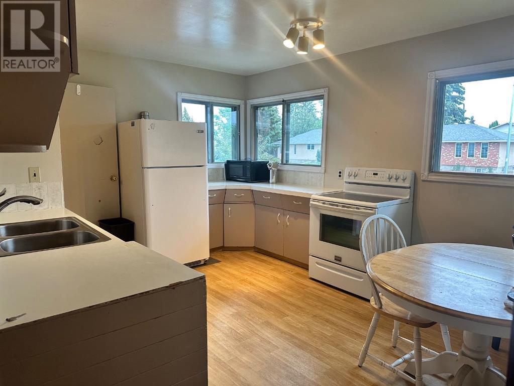 Property at 10278 111 Avenue image 3