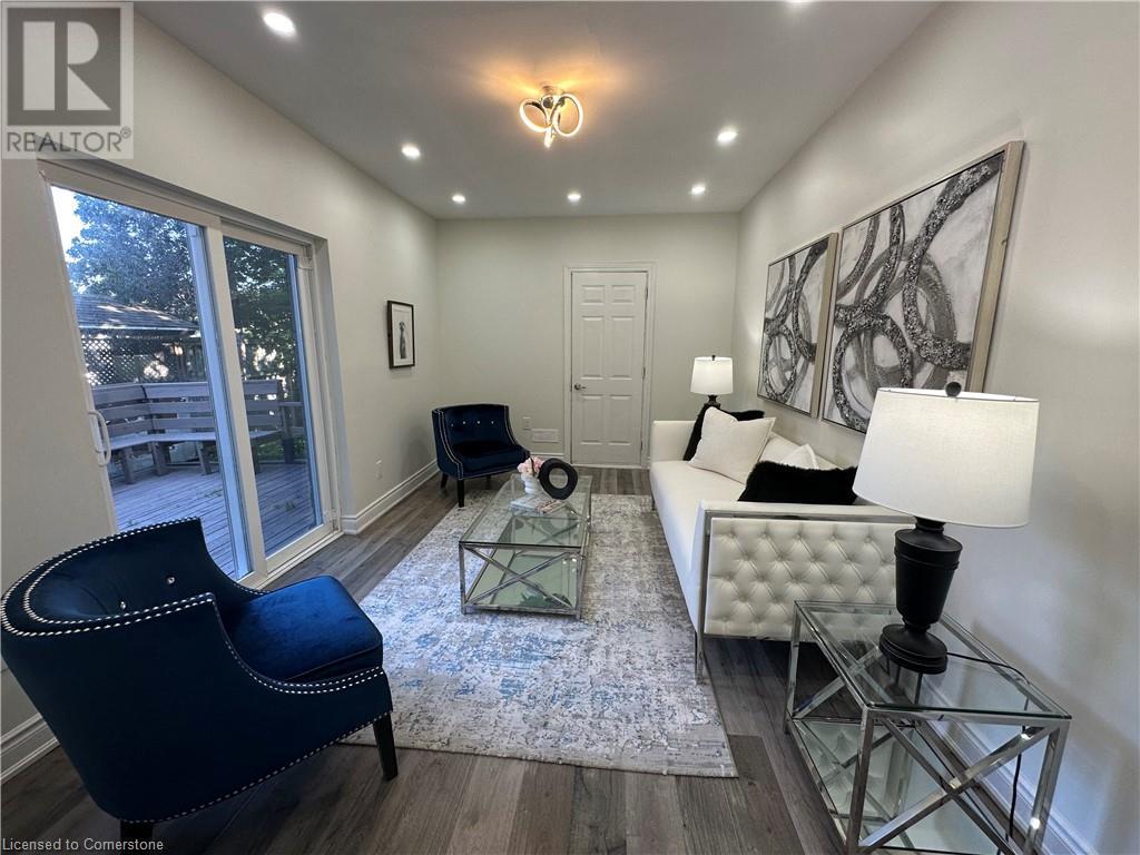 Property at 315 SIMCOE Street image 2
