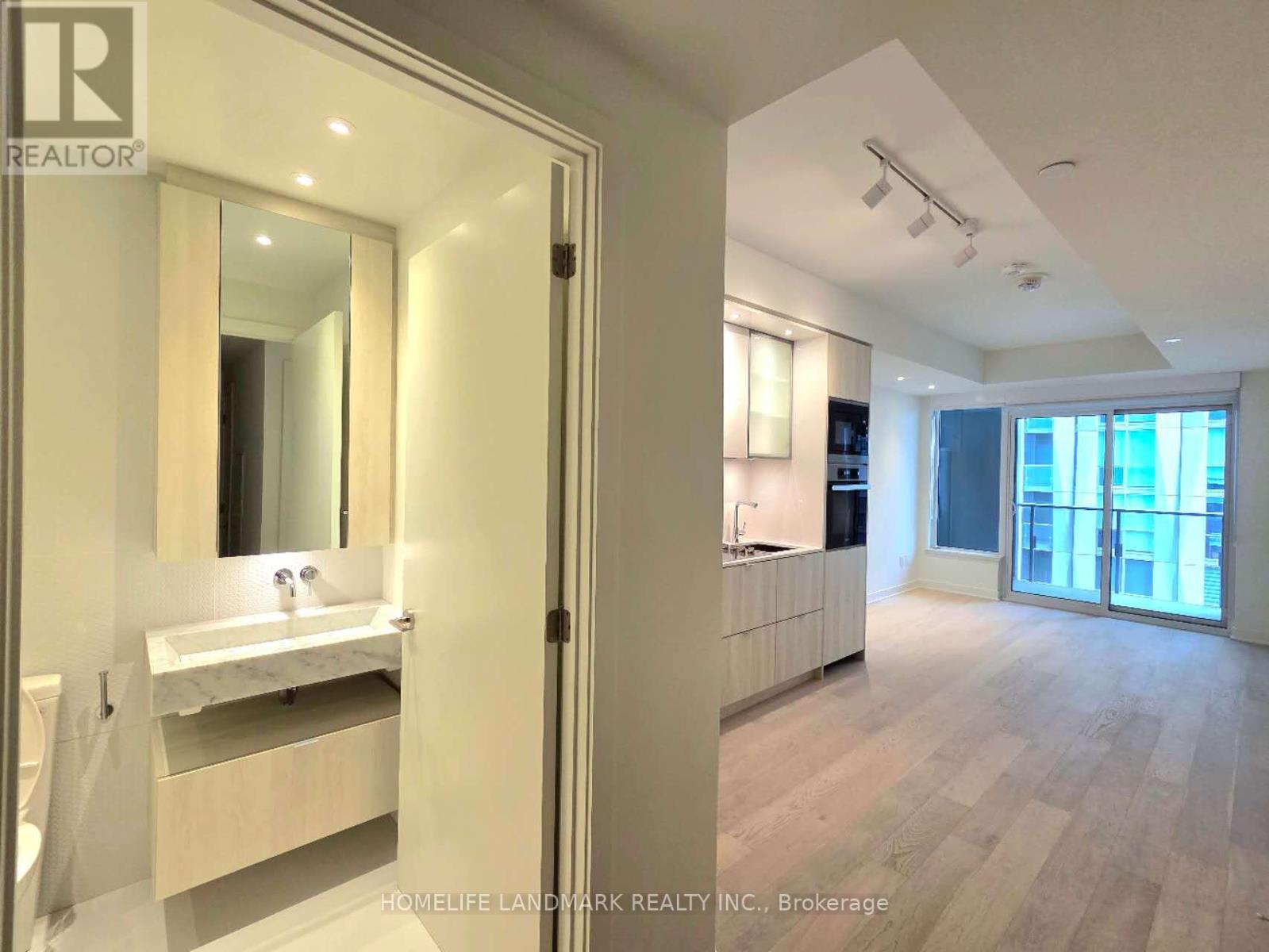 08 - 11 Yorkville Avenue, Toronto, Ontario  M4W 1L2 - Photo 3 - C12254151