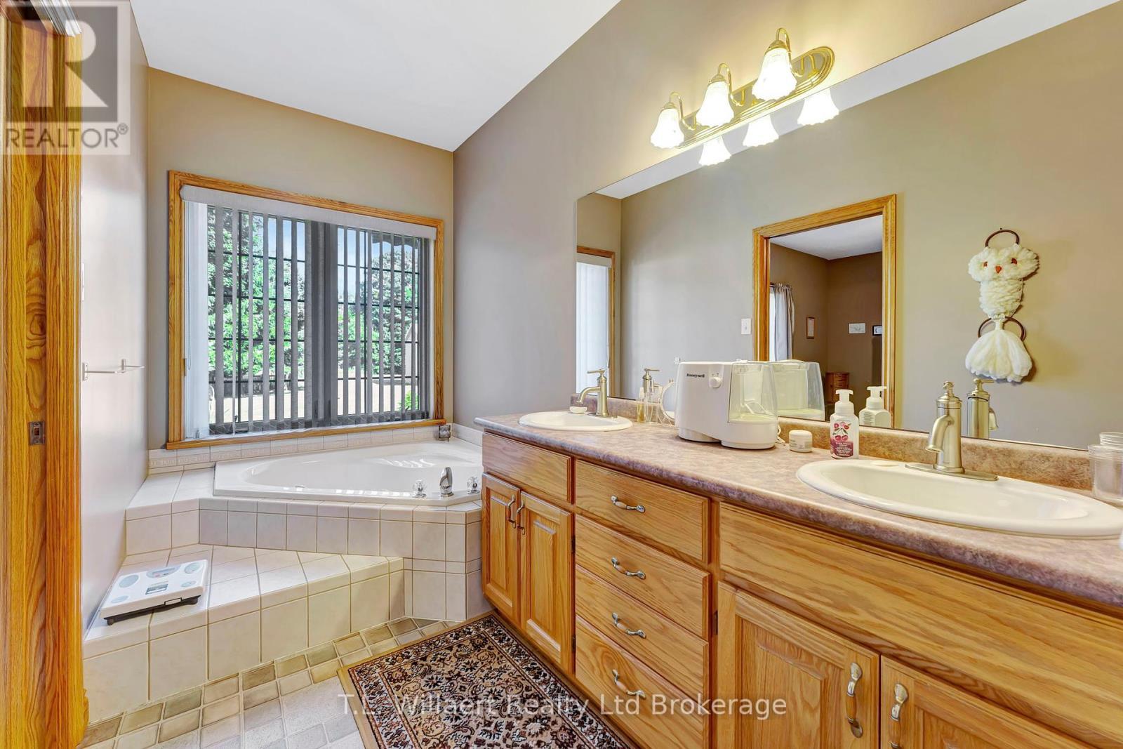 97 Vanderhoeven Side Road, Norfolk, Ontario  N4G 4G9 - Photo 19 - X12301007