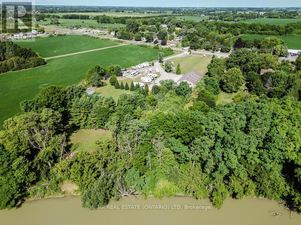 9450 Longwoods Road, Chatham-Kent, Ontario  N7M 5J7 - Photo 13 - X12301042