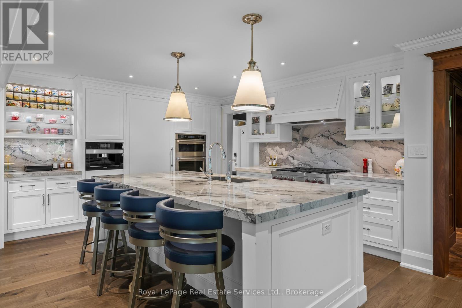 55 Allan Street, Oakville, Ontario  L6J 3M7 - Photo 13 - W12300967