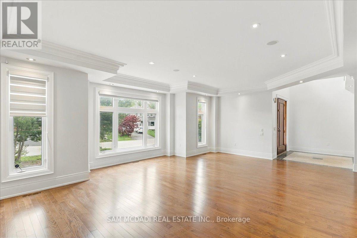 Property at 955 ALBERTSON CRESCENT image 3