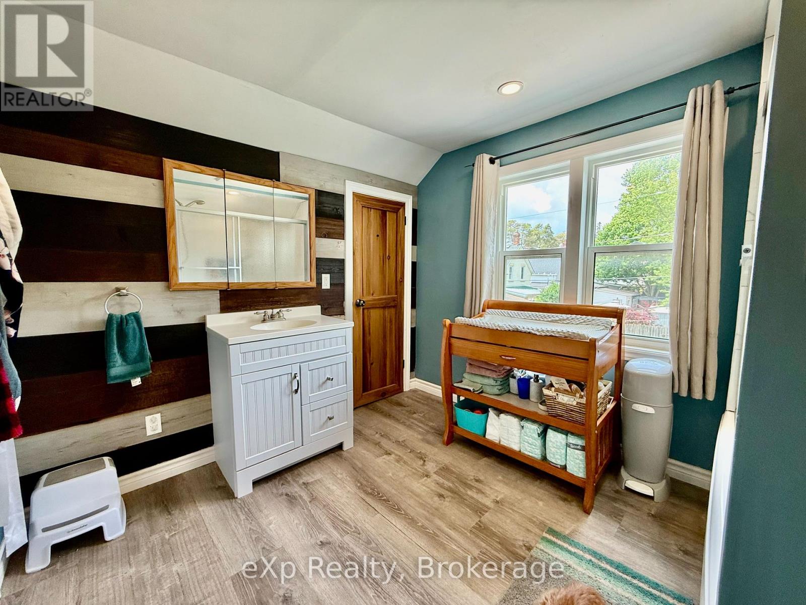 759 8th A Avenue, Hanover, Ontario  N4N 2L9 - Photo 9 - X12300975