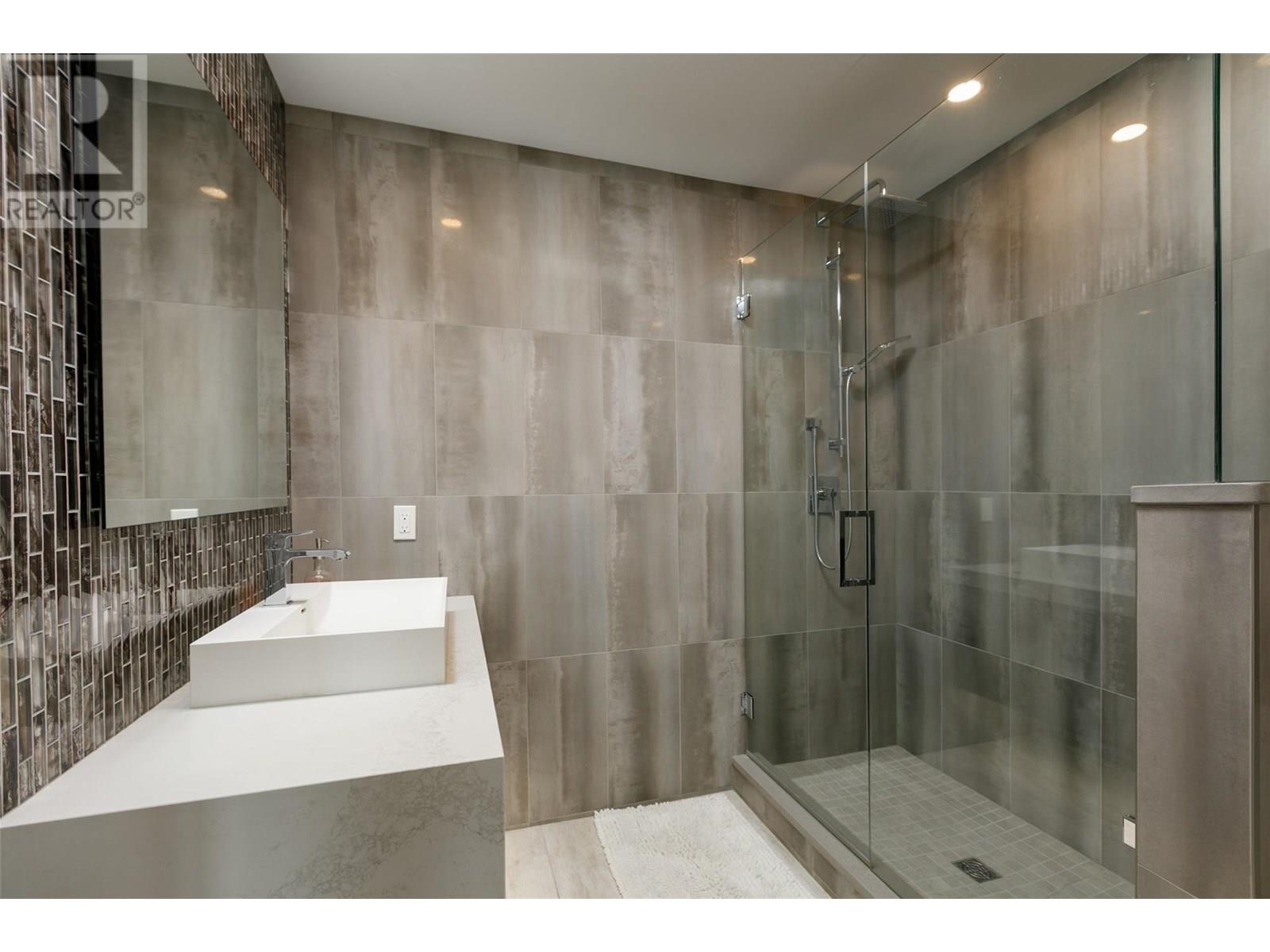228 Caliburn Court, Kelowna, British Columbia  V1V 1N2 - Photo 44 - 10356520