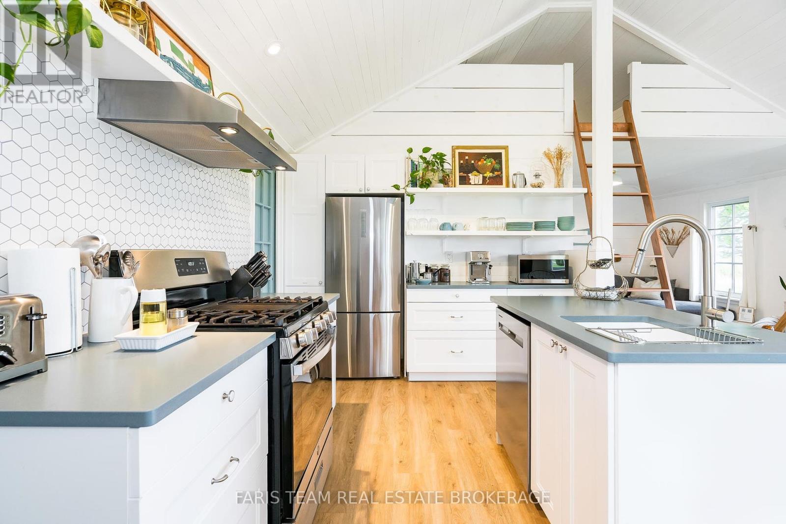 7 Delta Drive, Tay, Ontario  L0K 2C0 - Photo 10 - S12301062