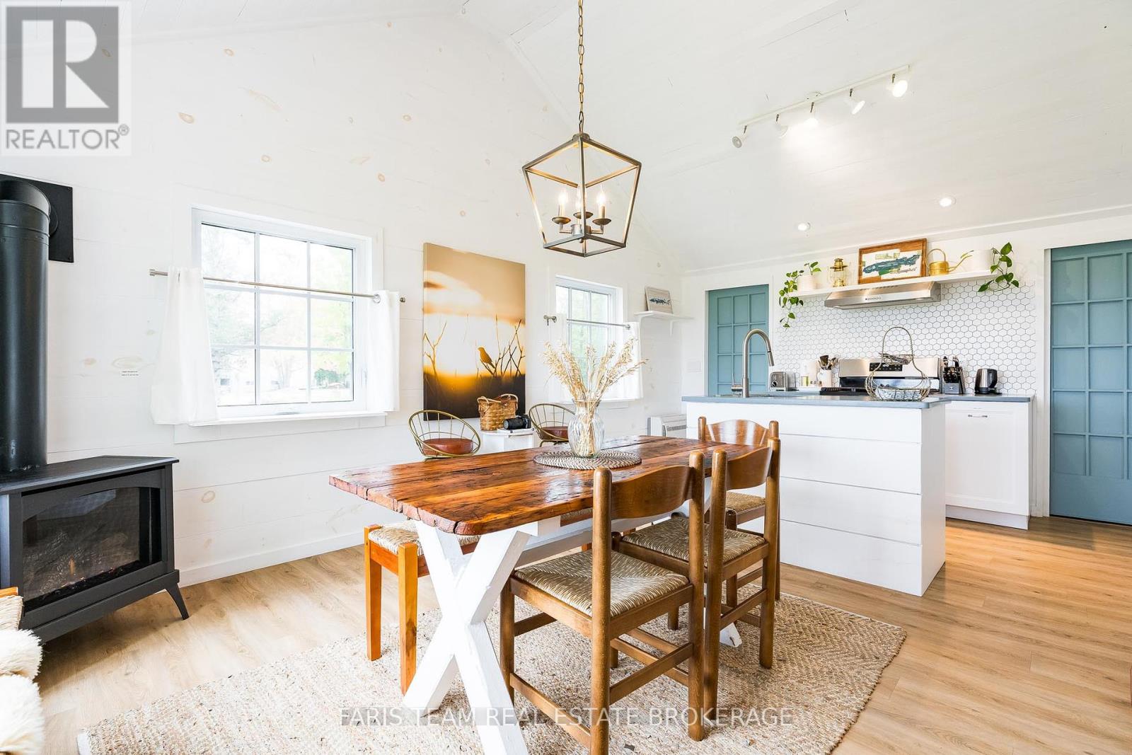 7 Delta Drive, Tay, Ontario  L0K 2C0 - Photo 12 - S12301062