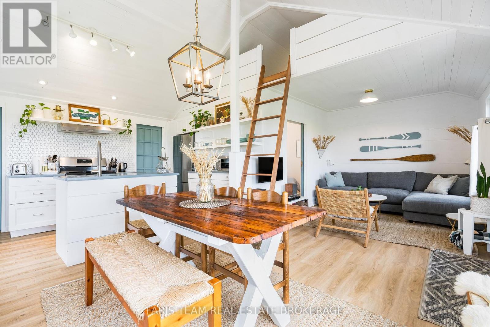 7 Delta Drive, Tay, Ontario  L0K 2C0 - Photo 13 - S12301062