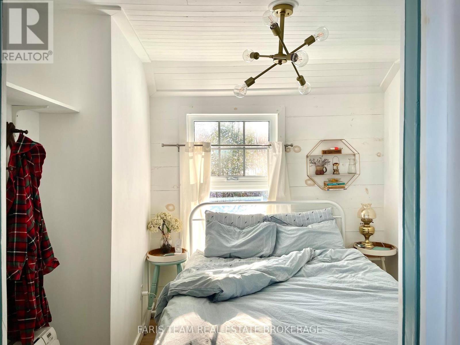 7 Delta Drive, Tay, Ontario  L0K 2C0 - Photo 14 - S12301062