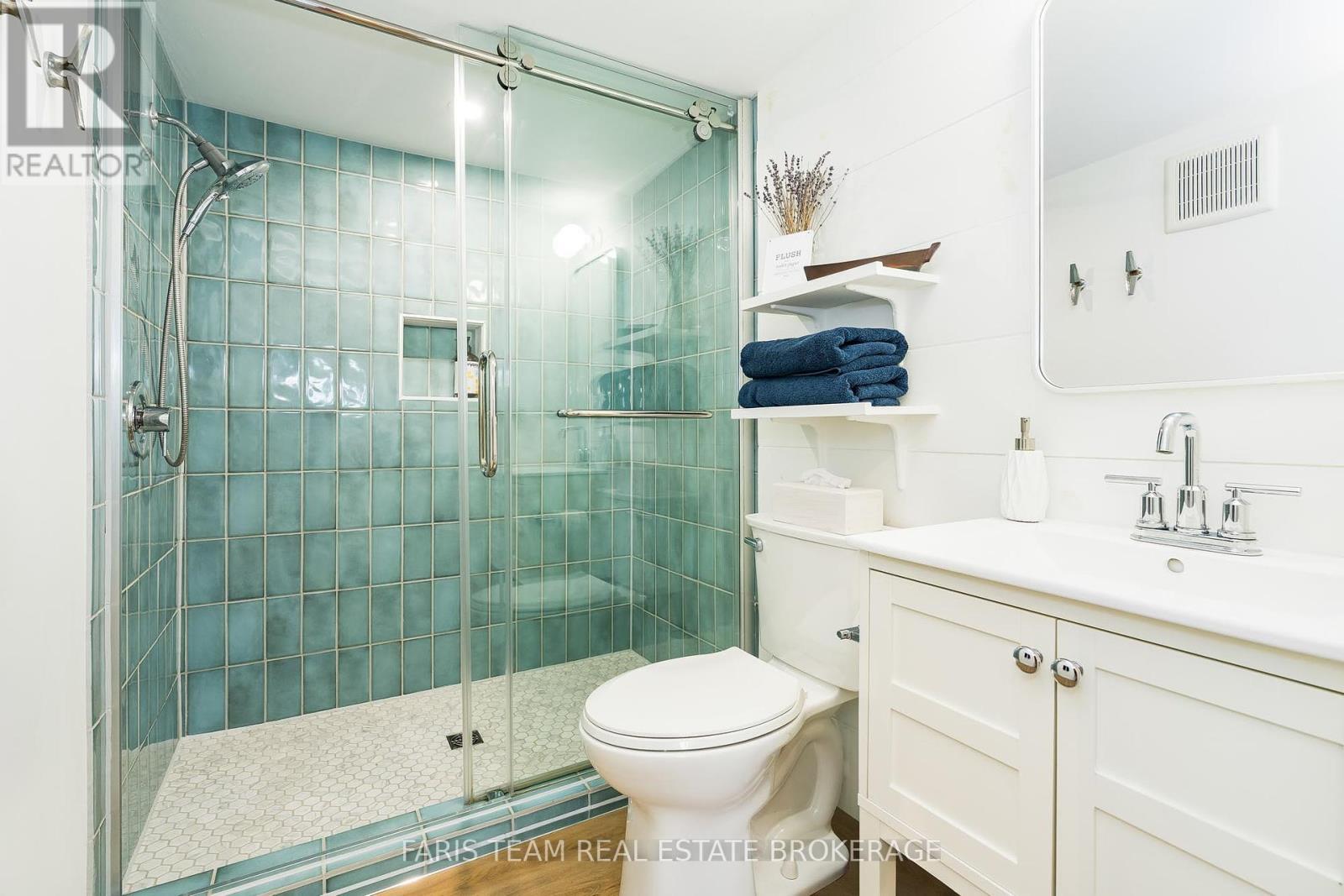 7 Delta Drive, Tay, Ontario  L0K 2C0 - Photo 17 - S12301062