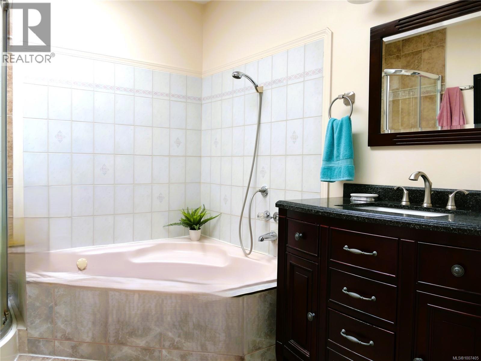 6637 Walker Frontage Rd, Fanny Bay, British Columbia V0R 1W0 - Photo 20 - 1007405