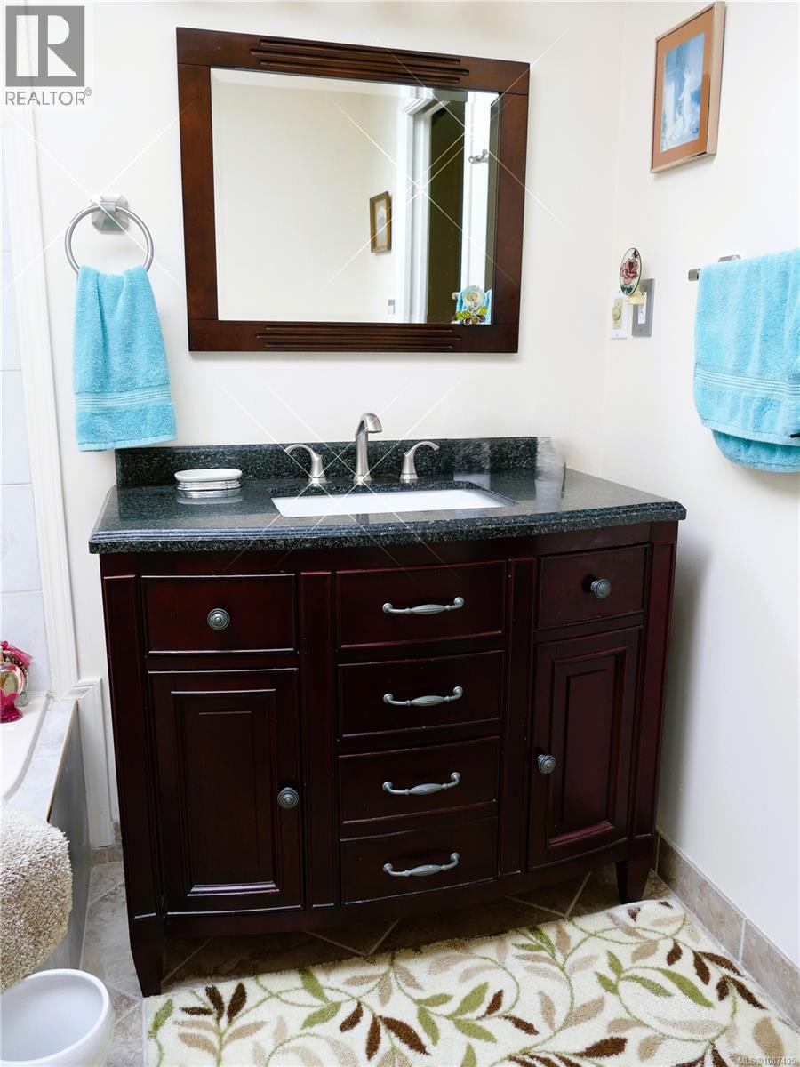 6637 Walker Frontage Rd, Fanny Bay, British Columbia V0R 1W0 - Photo 21 - 1007405