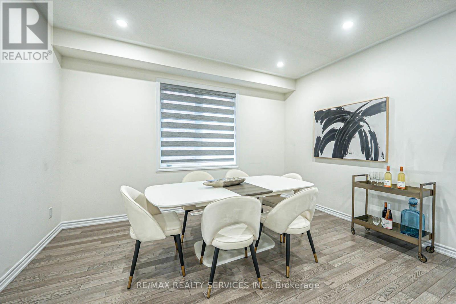 43 Rainbrook Close, Brampton, Ontario  L6R 0Y9 - Photo 12 - W12301038
