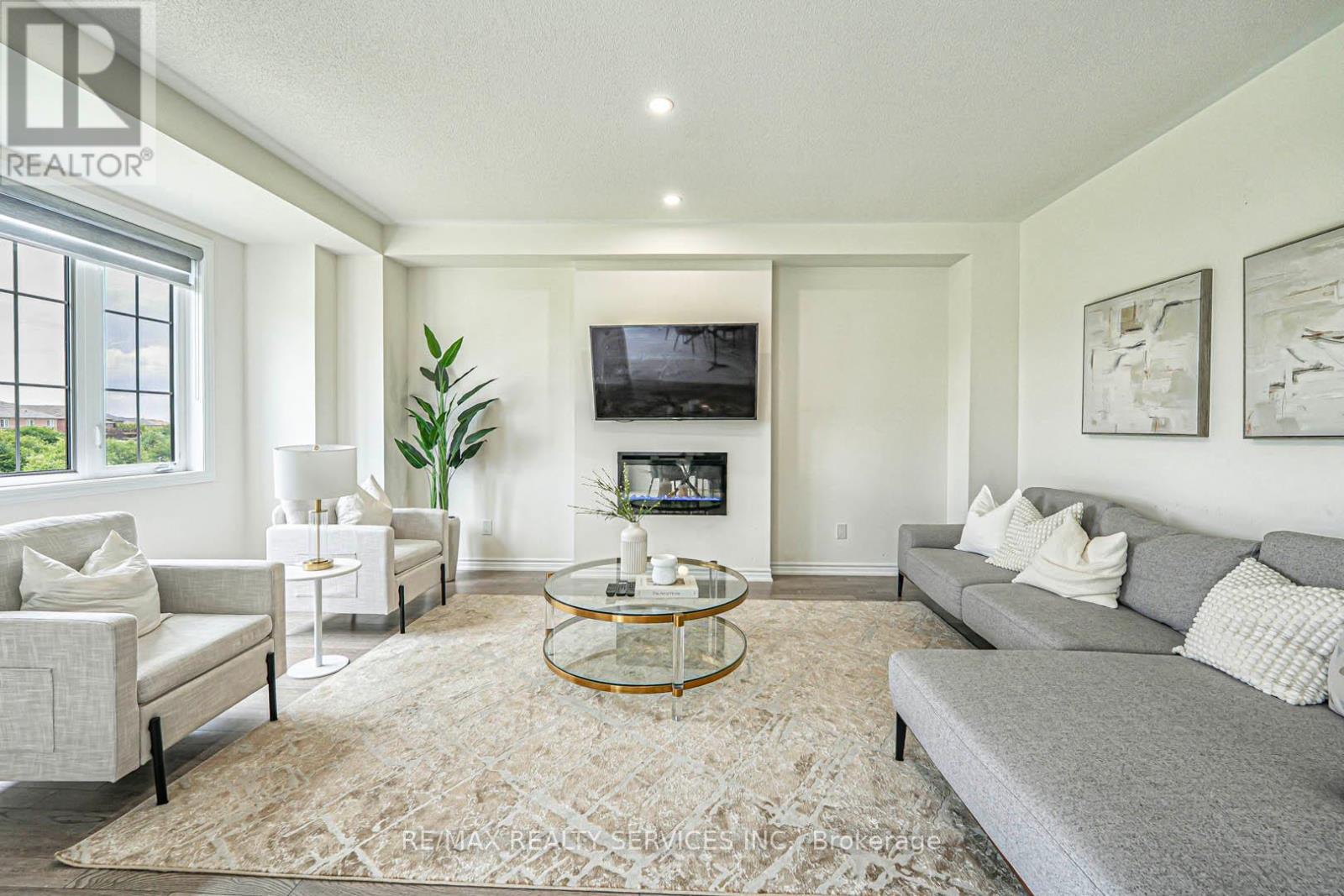 43 Rainbrook Close, Brampton, Ontario  L6R 0Y9 - Photo 14 - W12301038