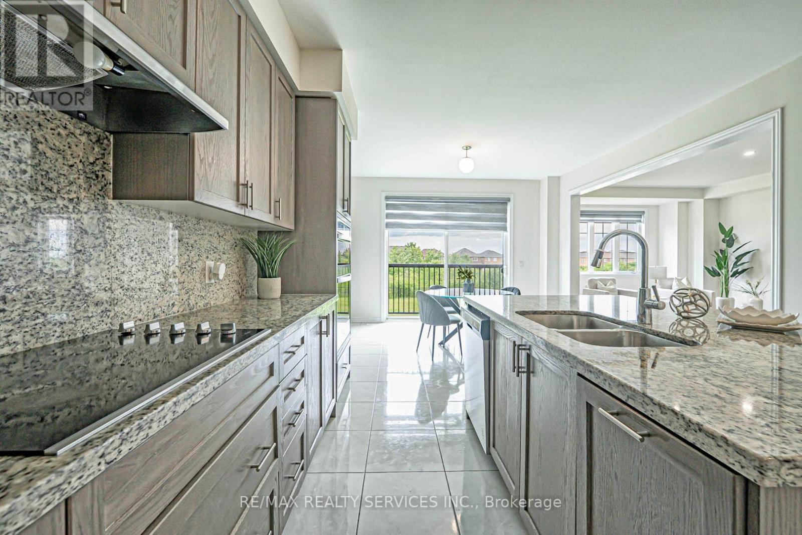 43 Rainbrook Close, Brampton, Ontario  L6R 0Y9 - Photo 22 - W12301038