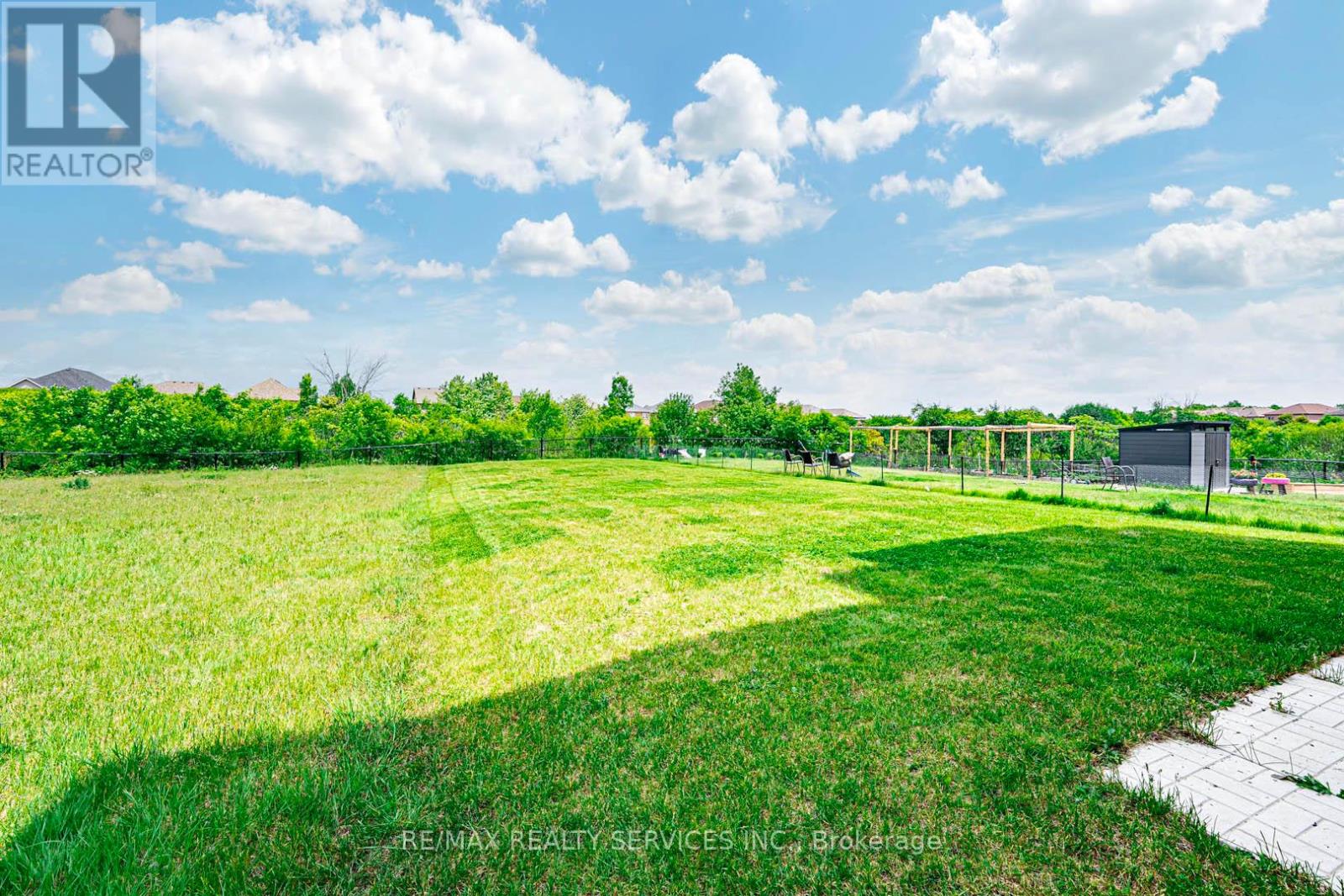 43 Rainbrook Close, Brampton, Ontario  L6R 0Y9 - Photo 47 - W12301038