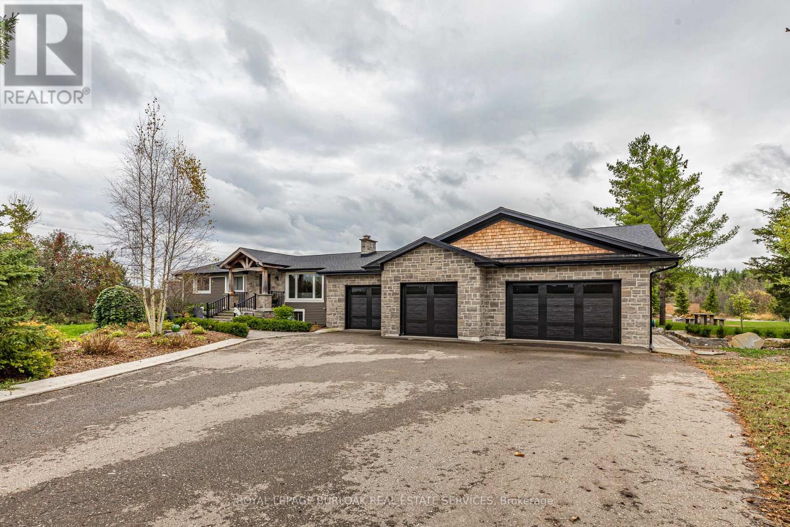 1506 6th Con Road W, Hamilton, Ontario  L0R 1V0 - Photo 2 - X12301063