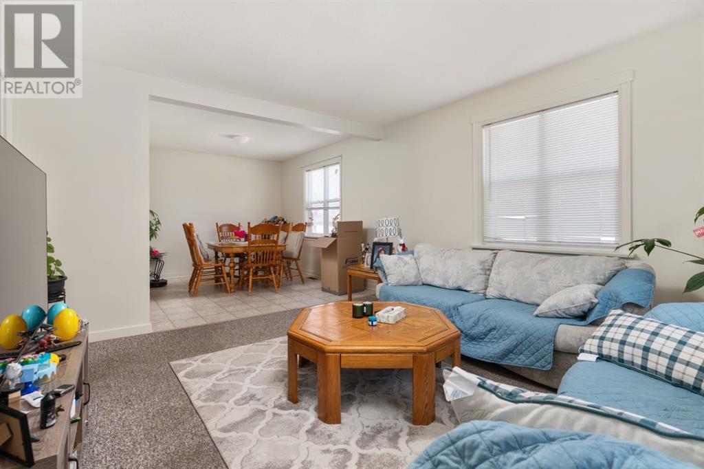 5402 47 Avenue, Camrose, Alberta  T4V 0G4 - Photo 4 - A2215344