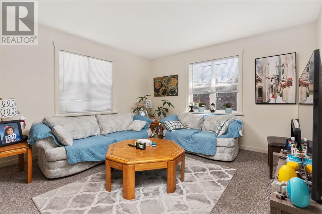 5402 47 Avenue, Camrose, Alberta  T4V 0G4 - Photo 3 - A2215344