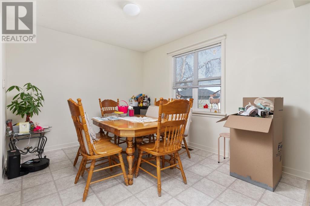 5402 47 Avenue, Camrose, Alberta  T4V 0G4 - Photo 5 - A2215344