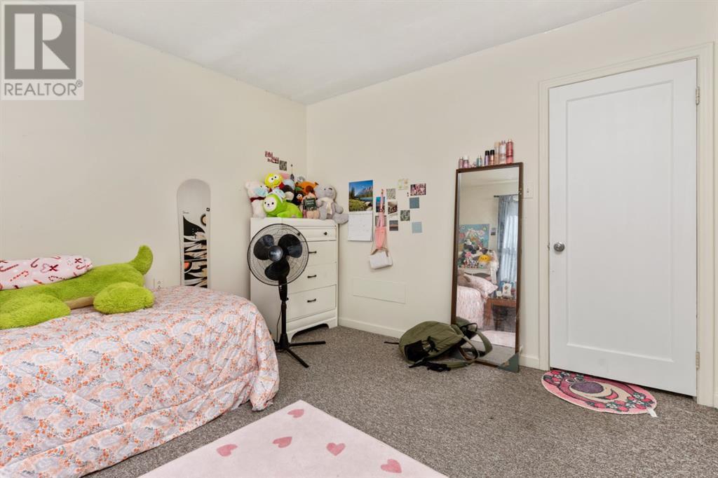 5402 47 Avenue, Camrose, Alberta  T4V 0G4 - Photo 11 - A2215344