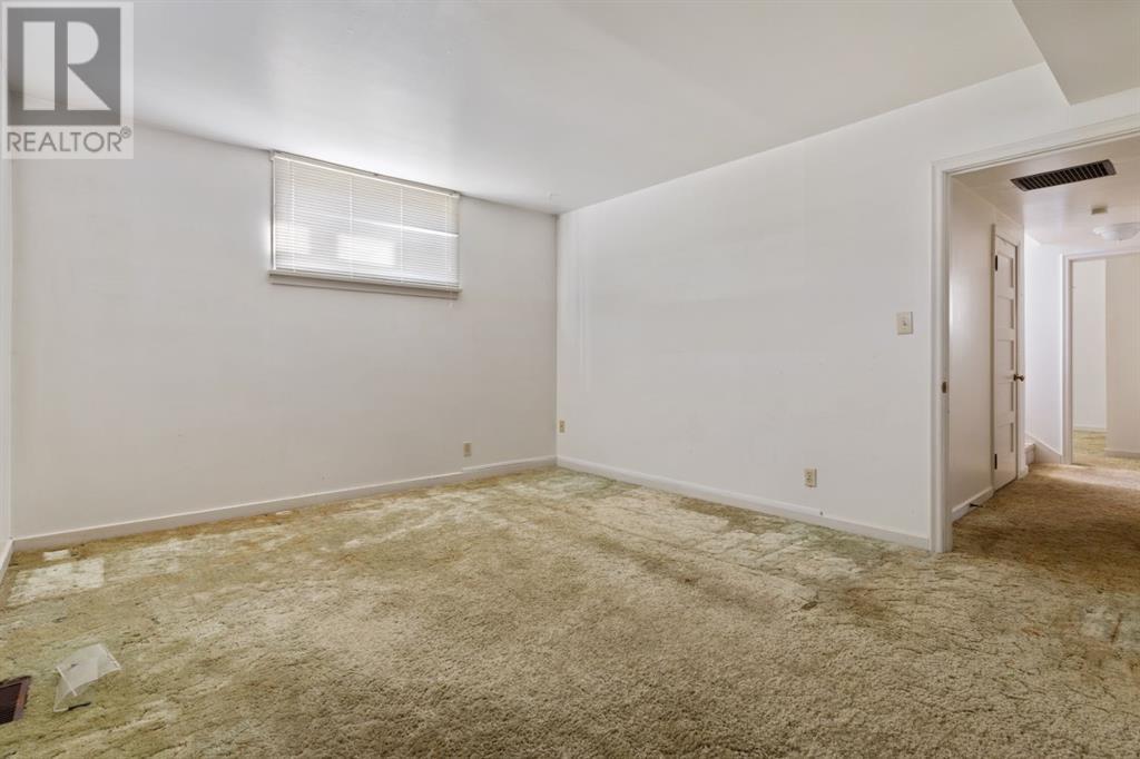 5402 47 Avenue, Camrose, Alberta  T4V 0G4 - Photo 16 - A2215344