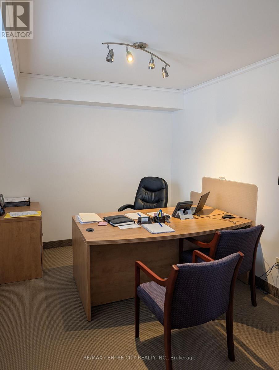 3 - 630 Wharncliffe Road S, London South, Ontario  N6J 4V7 - Photo 4 - X12301073