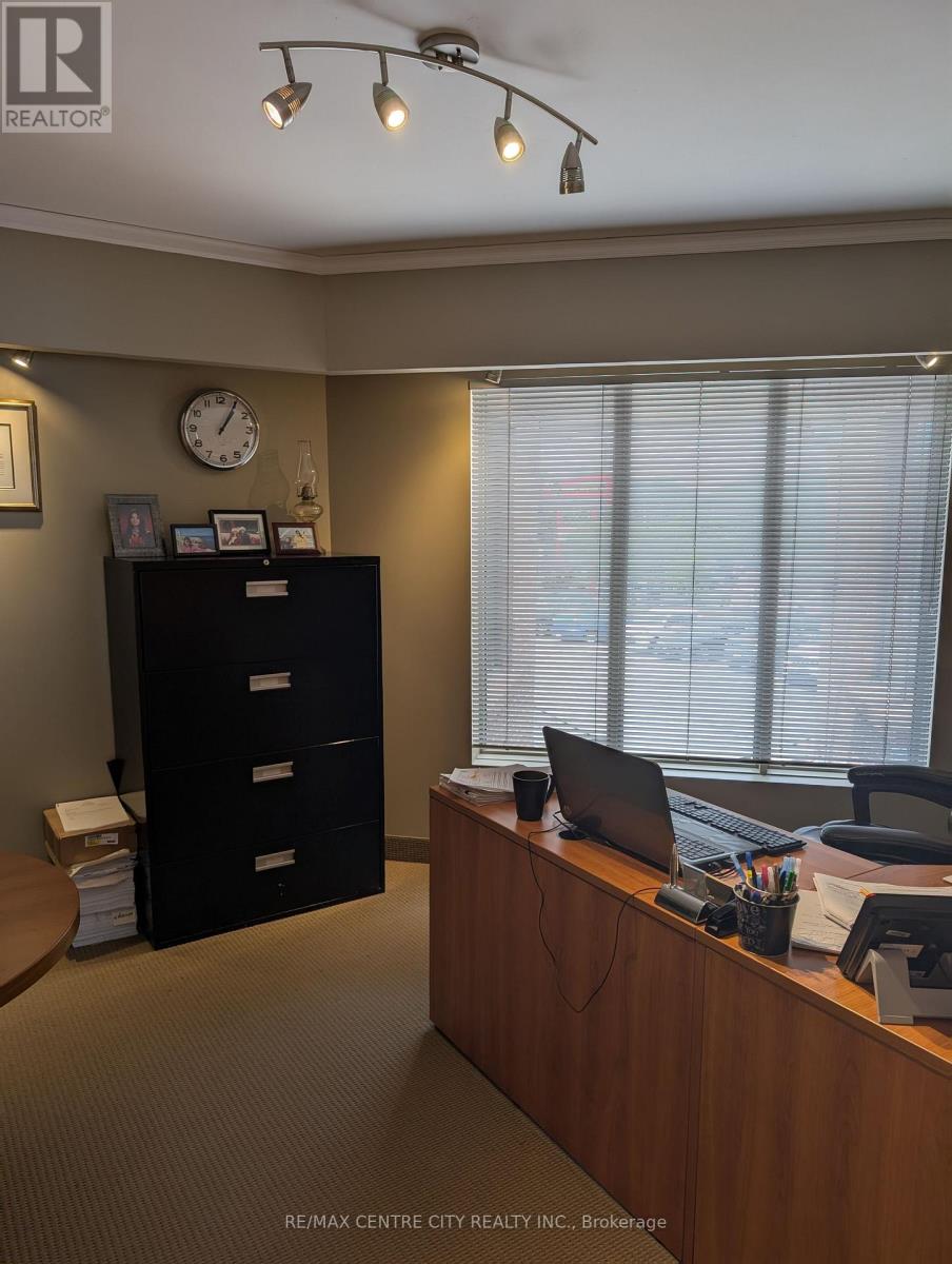 3 - 630 Wharncliffe Road S, London South, Ontario  N6J 4V7 - Photo 5 - X12301073