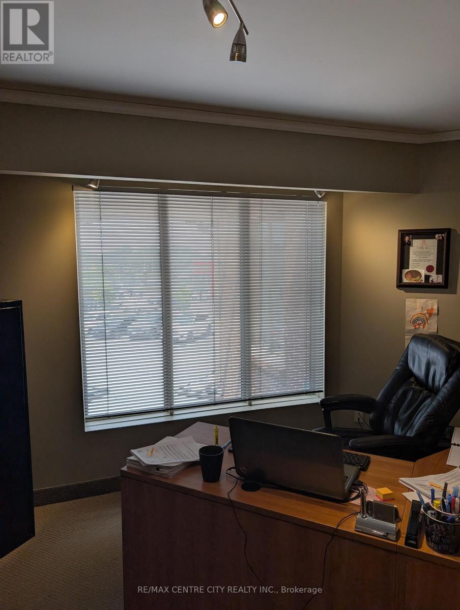 3 - 630 Wharncliffe Road S, London South, Ontario  N6J 4V7 - Photo 6 - X12301073