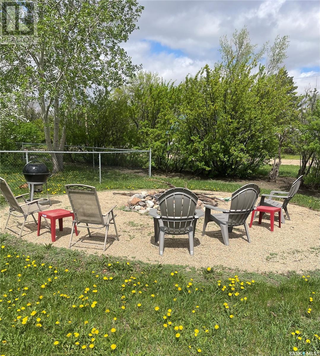 215 Kerry Street, Limerick, Saskatchewan  S0H 2P0 - Photo 3 - SK013477