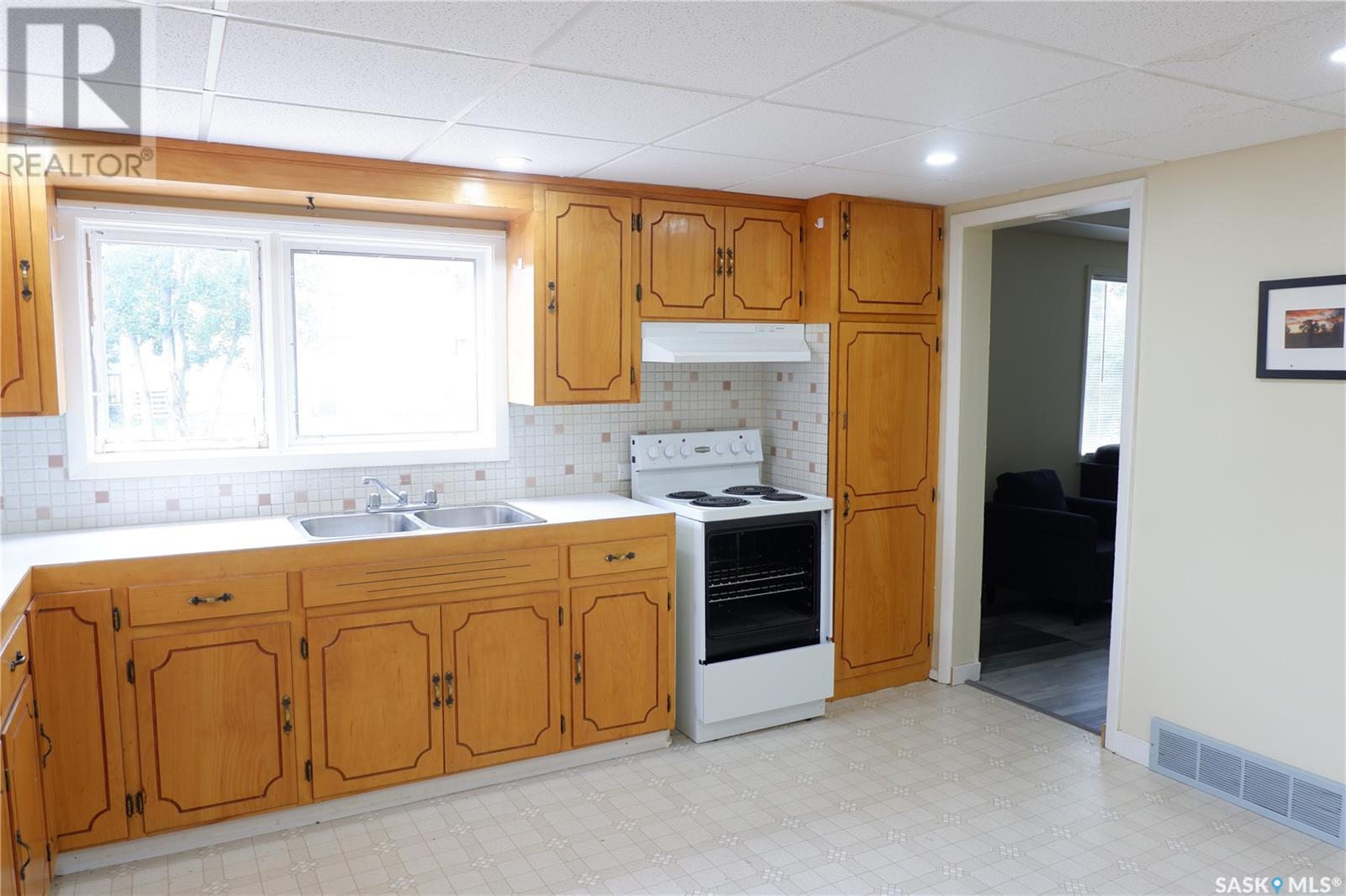 215 Kerry Street, Limerick, Saskatchewan  S0H 2P0 - Photo 5 - SK013477
