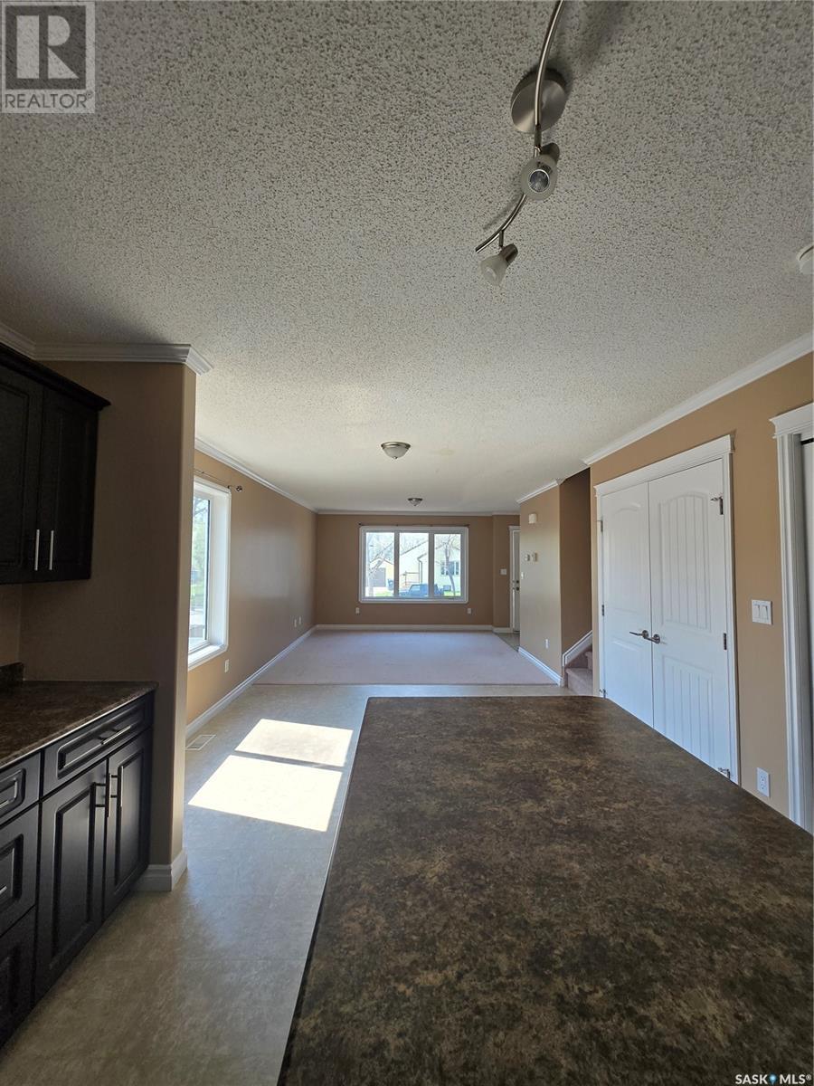 1805 3rd Street, Estevan, Saskatchewan  S4A 0T1 - Photo 5 - SK013476
