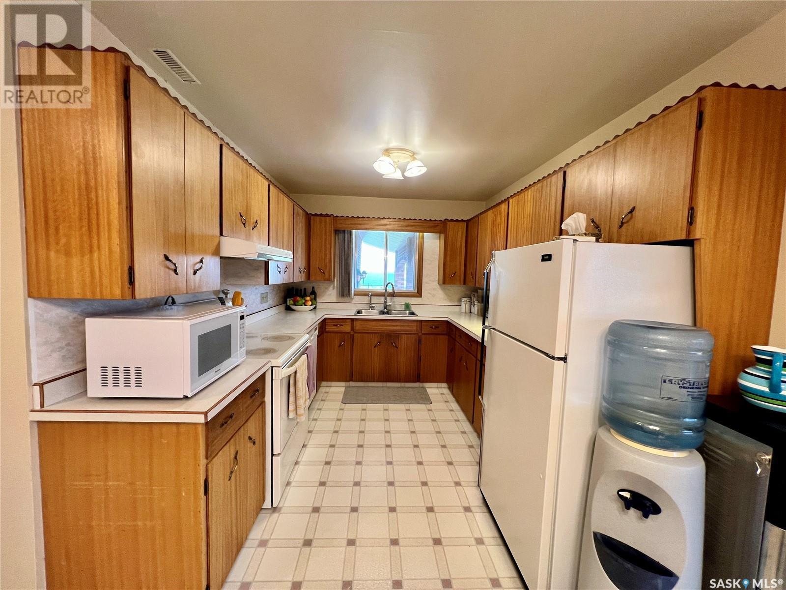 Shaddock Acreage, Ponteix, Saskatchewan  S0N 1Z0 - Photo 4 - SK013357