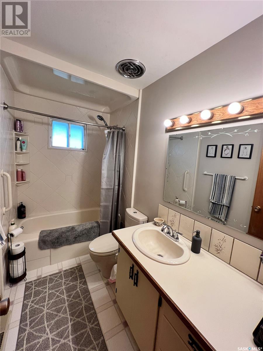 Shaddock Acreage, Ponteix, Saskatchewan  S0N 1Z0 - Photo 8 - SK013357