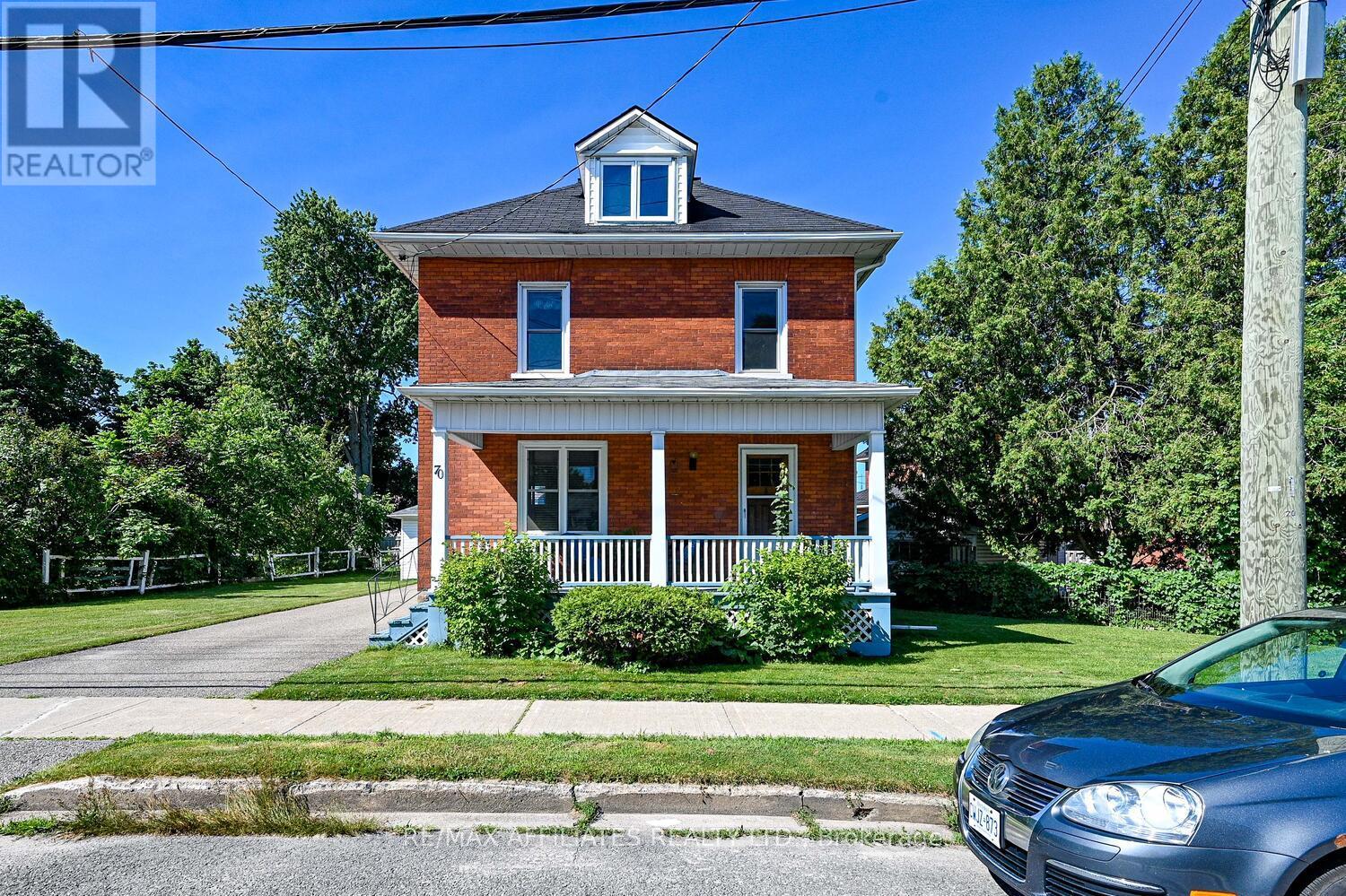Property at 70 MCGILL STREET N image 3