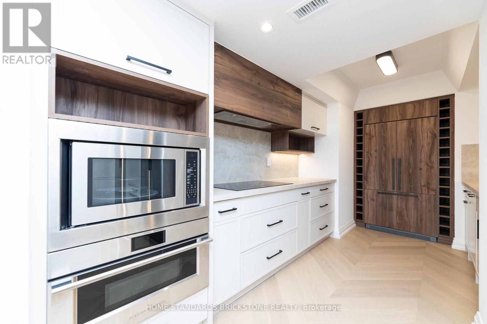 805 - 61 St Clair Avenue W, Toronto, Ontario  M4V 2Y8 - Photo 20 - C12301157