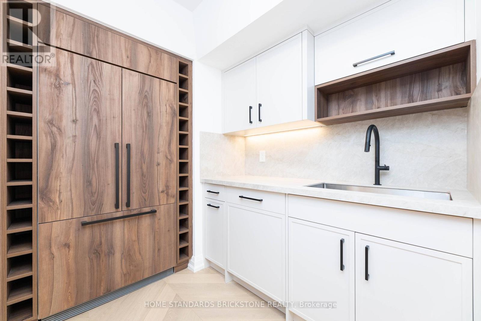 805 - 61 St Clair Avenue W, Toronto, Ontario  M4V 2Y8 - Photo 22 - C12301157