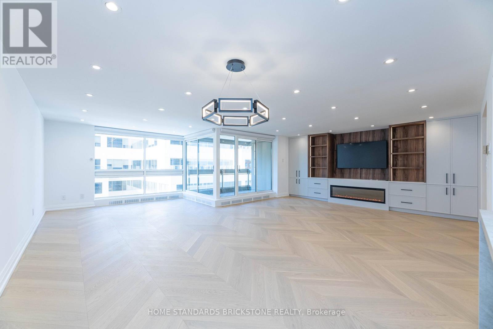 805 - 61 St Clair Avenue W, Toronto, Ontario  M4V 2Y8 - Photo 23 - C12301157