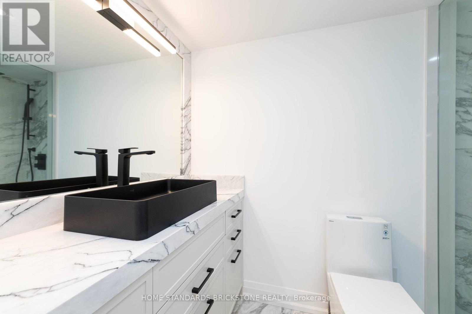 805 - 61 St Clair Avenue W, Toronto, Ontario  M4V 2Y8 - Photo 30 - C12301157