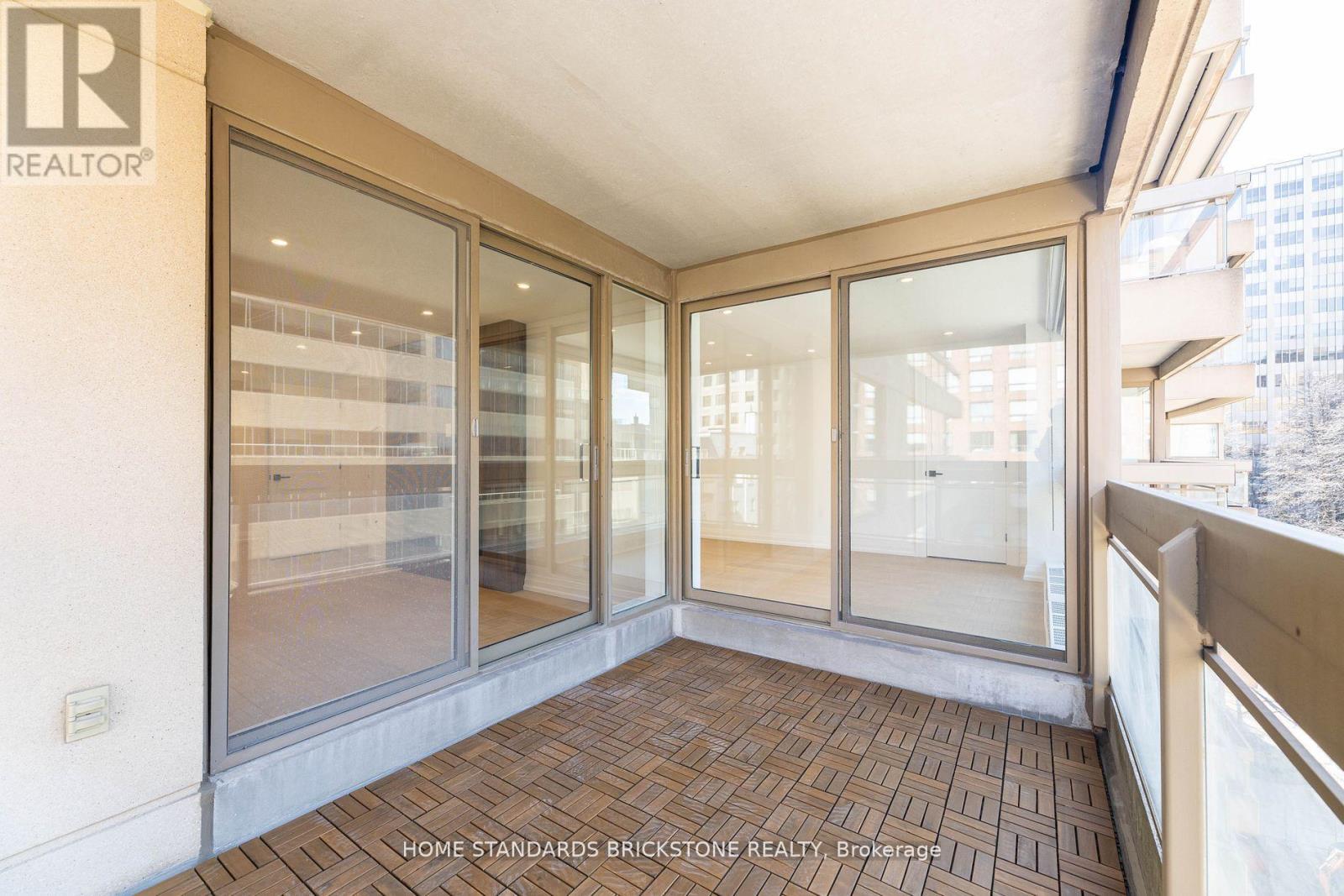 805 - 61 St Clair Avenue W, Toronto, Ontario  M4V 2Y8 - Photo 9 - C12301157