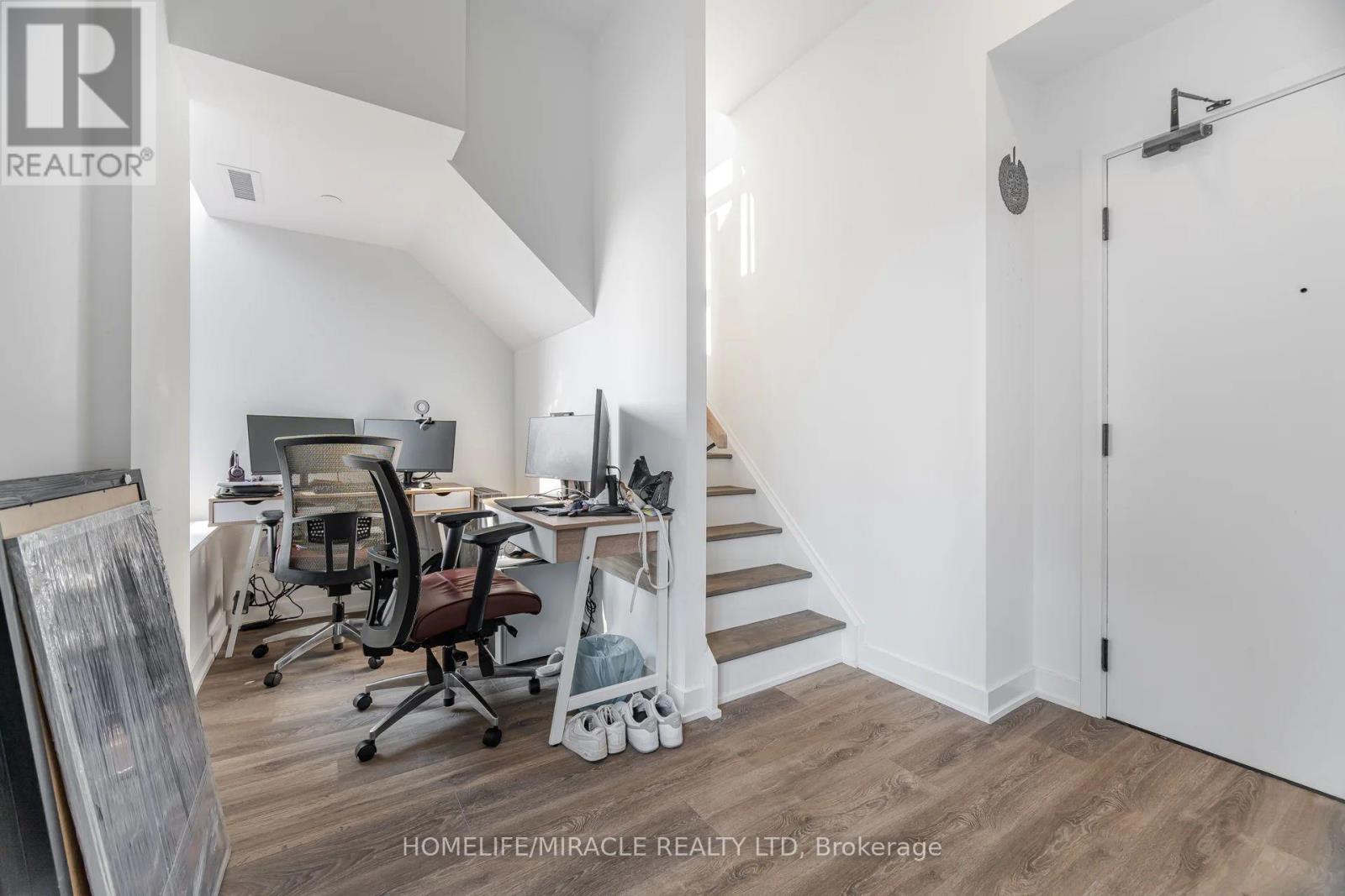 Property at 114 - 1604 CHARLES STREET image 4