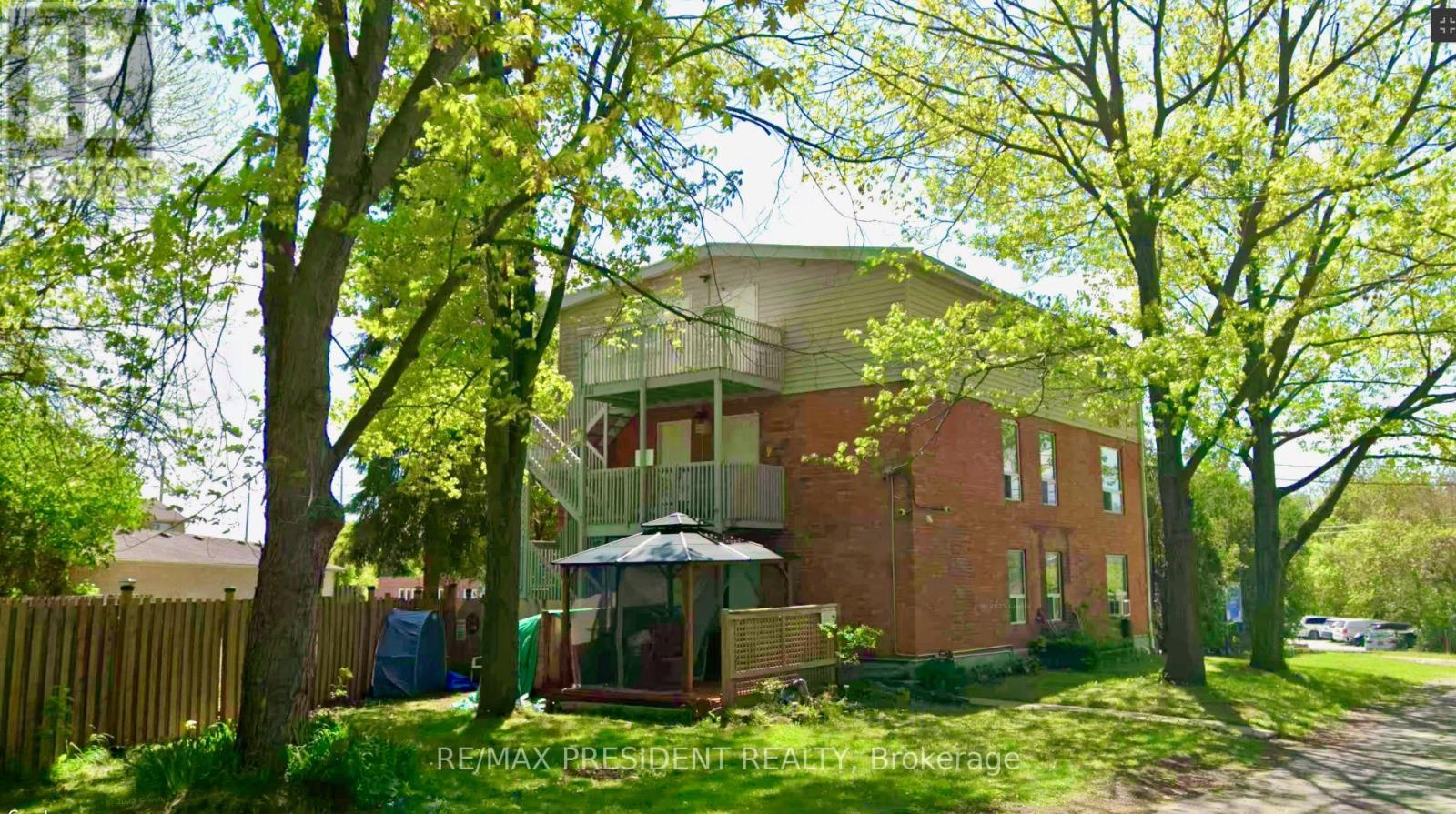 37 Bond Street S, Hamilton, Ontario  L9H 3H2 - Photo 4 - X12299129