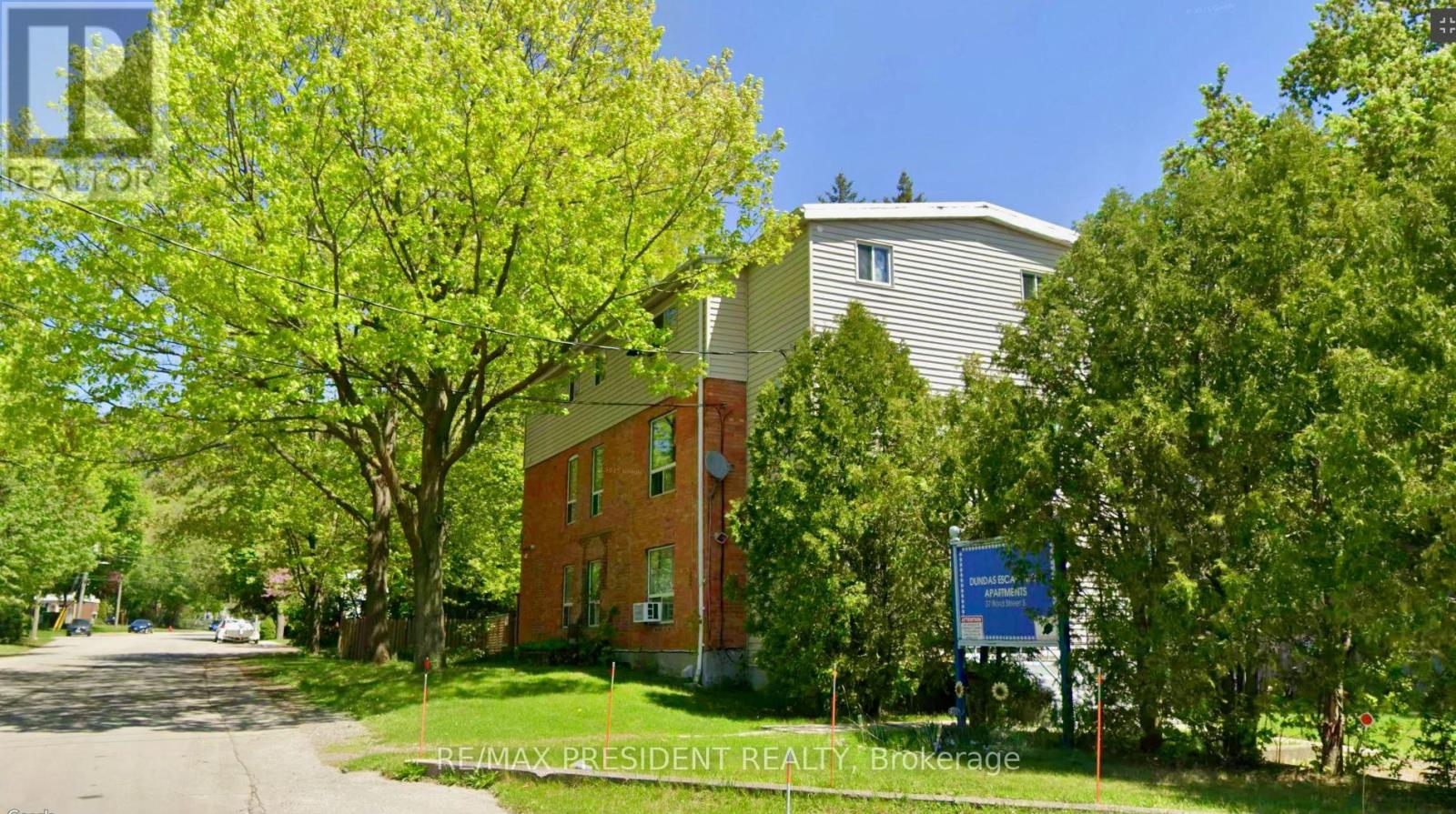 37 BOND STREET S, Hamilton, Ontario
