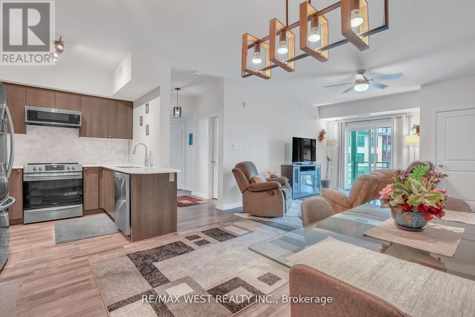 Property at 309 - 302 ESSA ROAD image 2