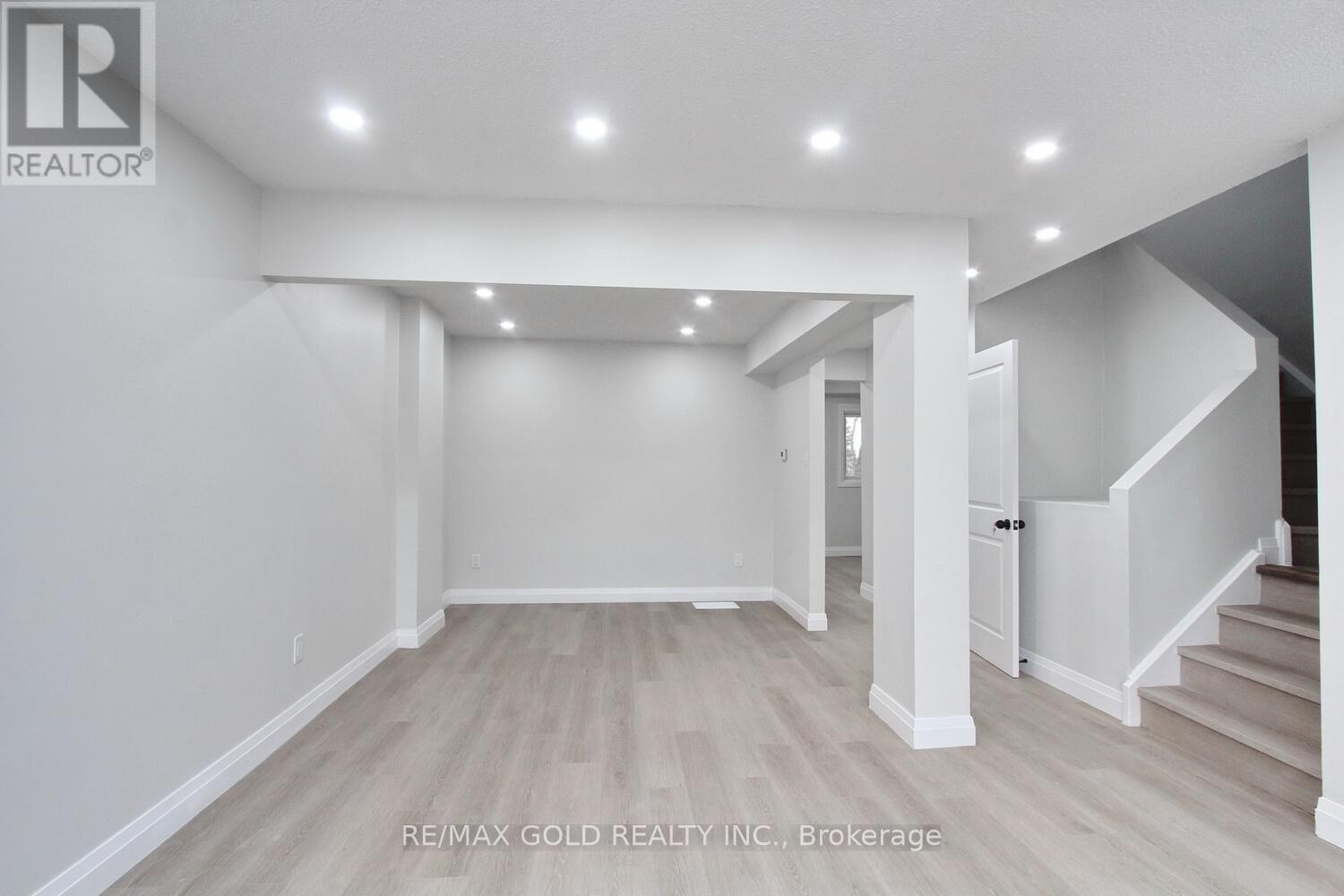 62 - 62 Ashton Crescent, Brampton, Ontario  L6S 3J9 - Photo 7 - W12301113