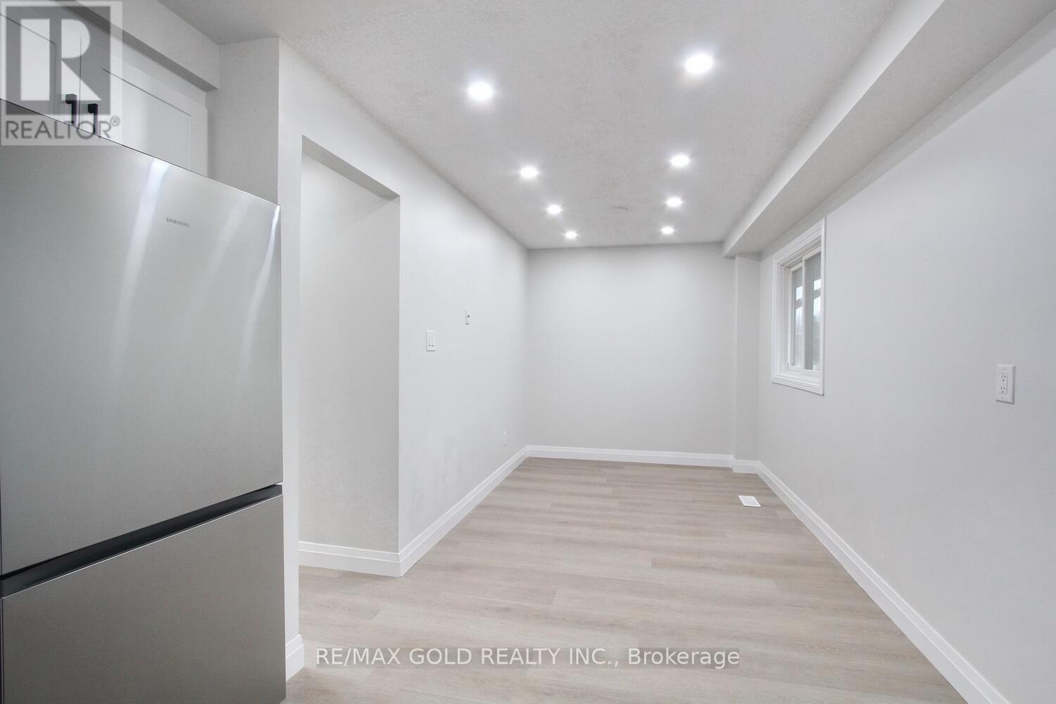 62 - 62 Ashton Crescent, Brampton, Ontario  L6S 3J9 - Photo 8 - W12301113